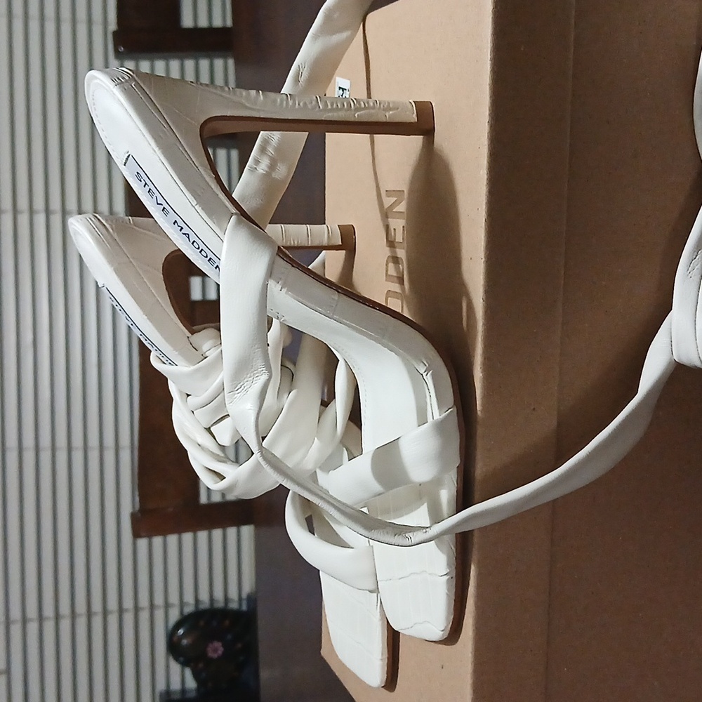 NWOT Steve Madden Wrap Heels - Picture 6 of 7